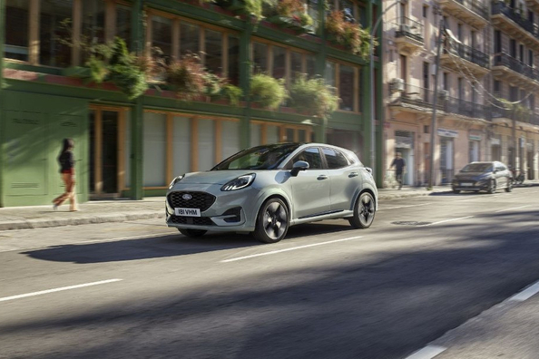 Recenze Ford Puma 2025: modernizovaný styl a dynamika
