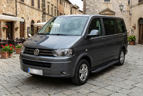 Volkswagen T5 2010–2015 Boční prahy Bosphorus Black (2 ks, hliník) Krátký rozvor fotografie 1