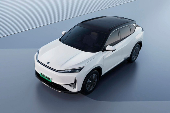 Test elektrické verze crossoveru Dongfeng Aeolus L7 2024