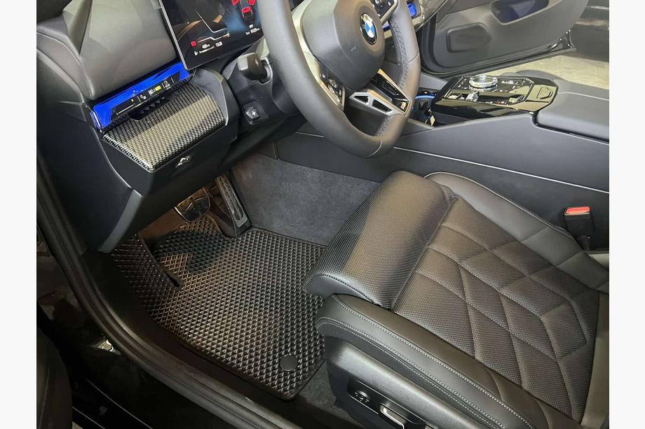BMW řada 5/i5 G60/G60E/G61 2023– EVA autokoberce do interiéru (pro G60/61, černé) Image