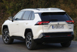 Suzuki Across: Výkonný hybridní crossover fotografie 2