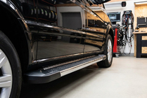 Mercedes Viano 2004–2014 Boční prahy RedLine V1 (2 ks, hliník) fotografie 1