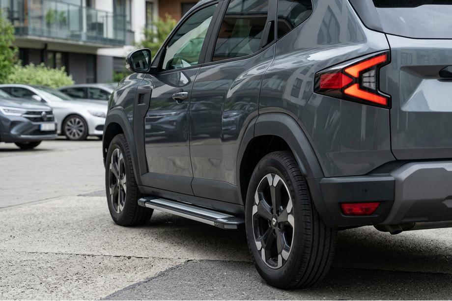Dacia Duster 2024– Boční nášlapy Rainbow (2 ks, hliník) Image