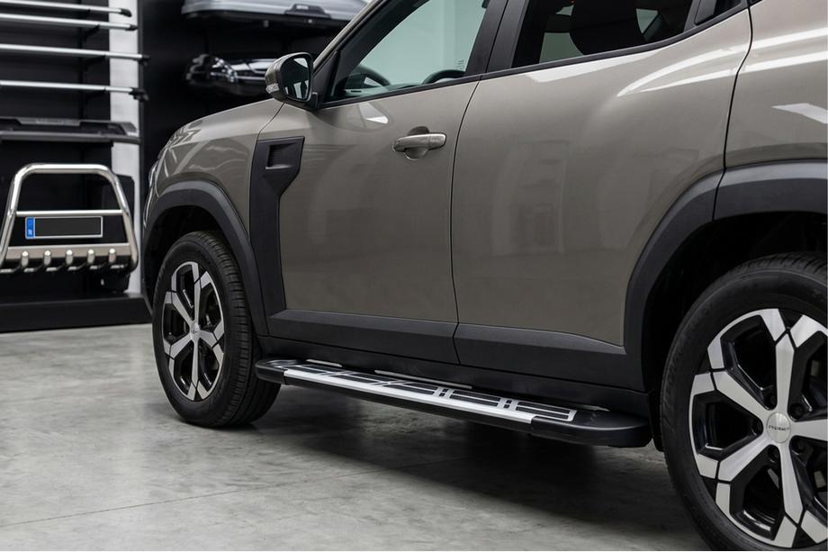 Dacia Duster 2024– Boční nášlapy Sunrise (2 ks, hliník) Image