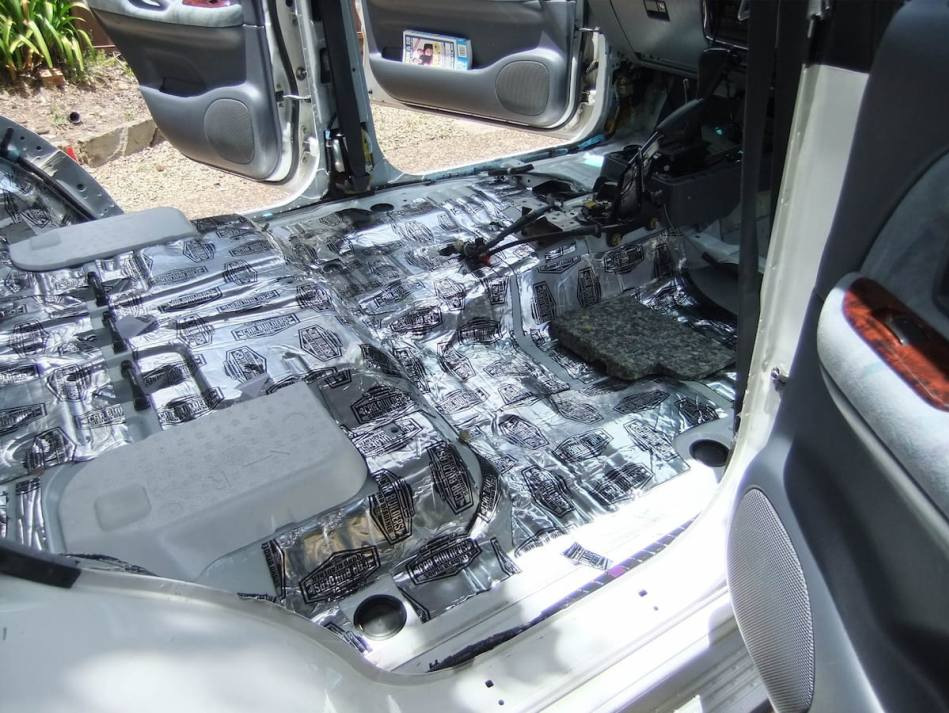 O kolik ztěžkne auto po odhlučnění?