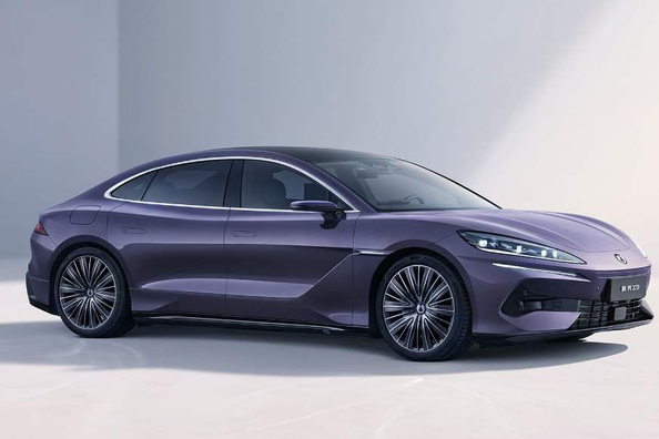 Recenze Denza Z9 2024: luxusní elektrický sedan