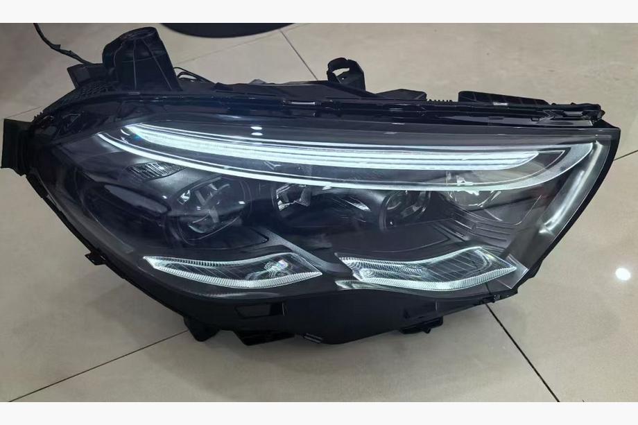 Mercedes E-сlass W214 2023– Přední LED světlomety (2 ks) Image