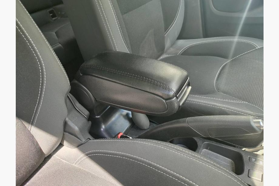Renault Clio IV 2012–2019 Loketní opěrka V1 (do držáku na nápoje) Image