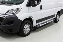 Fiat Ducato 2006–2025 Boční nášlapy Sunrise (2 ks, hliník) fotografie 1