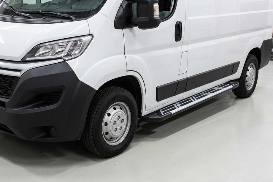 Fiat Ducato 2006–2025 Boční nášlapy Sunrise (2 ks, hliník) Image