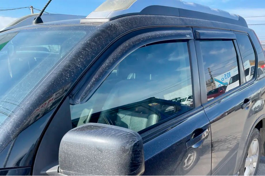 Nissan X-trail T31 2007–2014 Přední deflektory oken (2 ks, HIC) Image