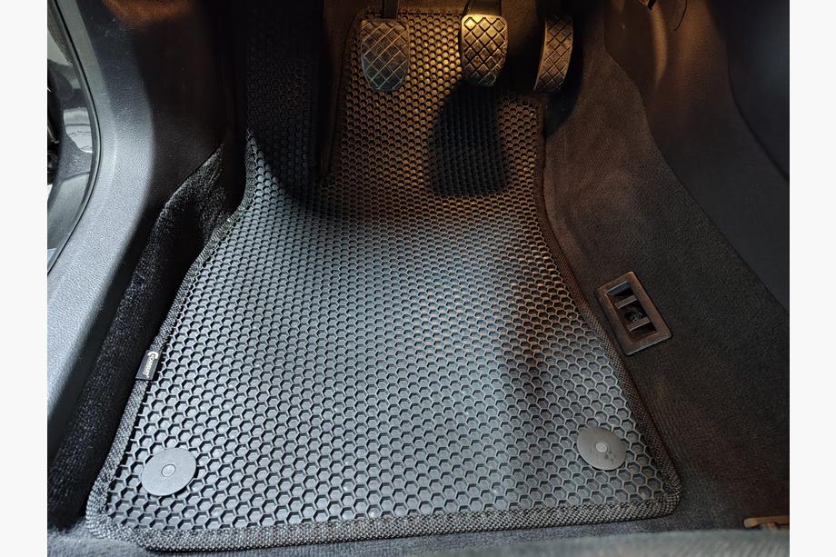 Audi A4 B7 2004–2008 Gumové autokoberce Carsuit (černé) Image