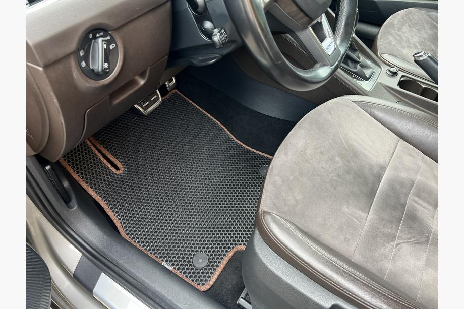 Skoda Octavia III A7 2013–2019 Gumové autokoberce Carsuit (černé) Image