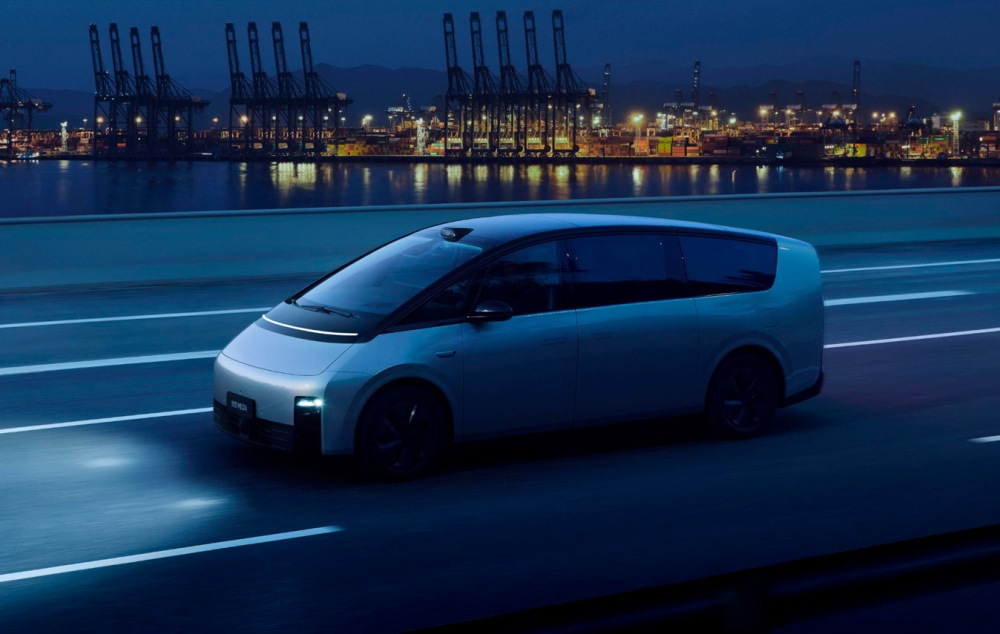 Recenze Li Mega: futuristický minivan s rychlým nabíjením