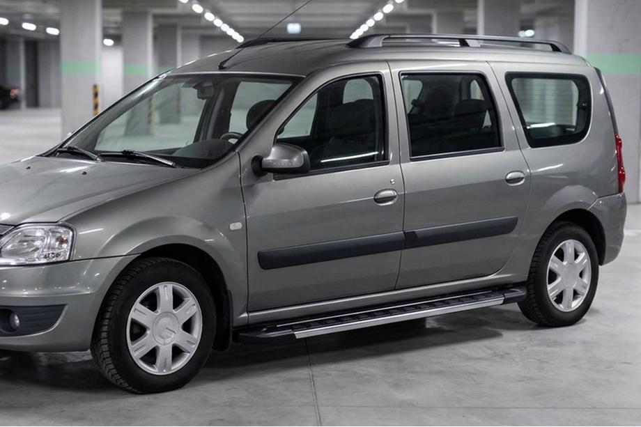 Dacia Logan MCV 2004–2014 Boční prahy RedLine V1 (2 ks, hliník) Image
