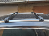 Audi Q7 2005–2015 Střešní nosič (příčníky) na integrované podélníky, uzamykatelný WingCarrier V2 (2 ks) Šedá fotografie 17