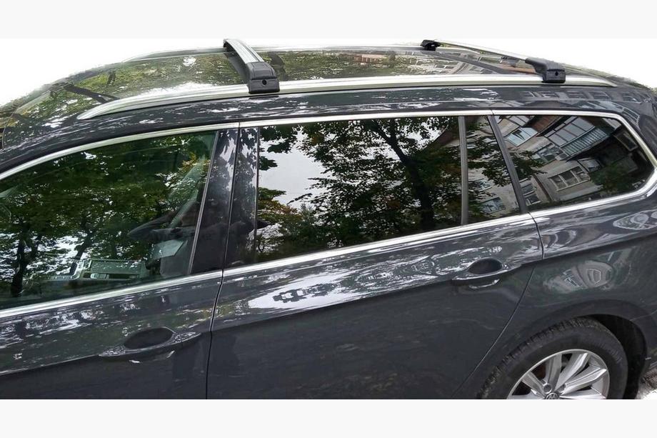 Volkswagen Passat B8 2015–2023 Střešní nosič (příčníky) na integrované podélníky, uzamykatelný WingCarrier V2 (2 ks) Šedá Image