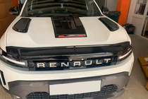 Renault Duster 2024– Kryt kapoty SCOOP (lesklý) fotografie 1