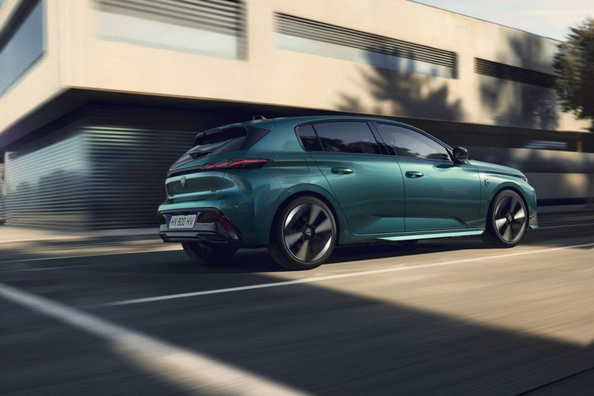 Test hatchbacku Peugeot 308 2025: facelift třetí generace Fotografie 3