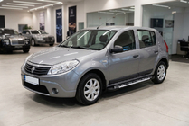 Renault Sandero 2007–2013 Boční nášlapy Sunrise (2 ks, hliník) fotografie 1