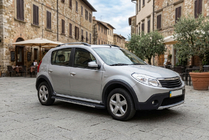 Renault Sandero 2007–2013 Boční nášlapy Duru (2 ks, hliník) fotografie 1