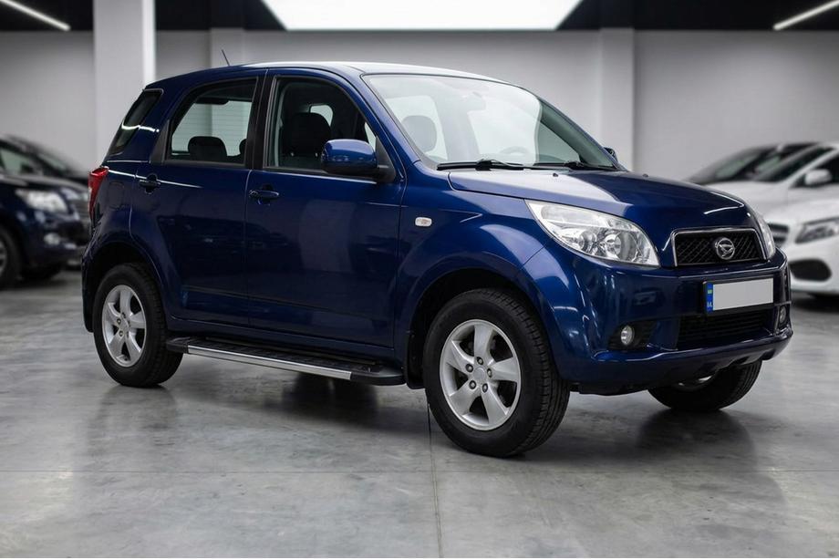 Daihatsu Terios 2006–2017 Boční nášlapy RedLine V1 (2 ks, hliník) Image