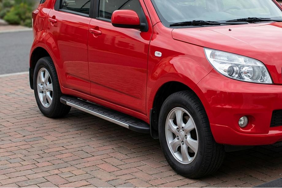Daihatsu Terios 2006–2017 Boční nášlapy Duru (2 ks, hliník) Image