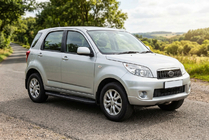 Daihatsu Terios 2006–2017 Boční prahy Bosphorus Black (2 ks, hliník) fotografie 1