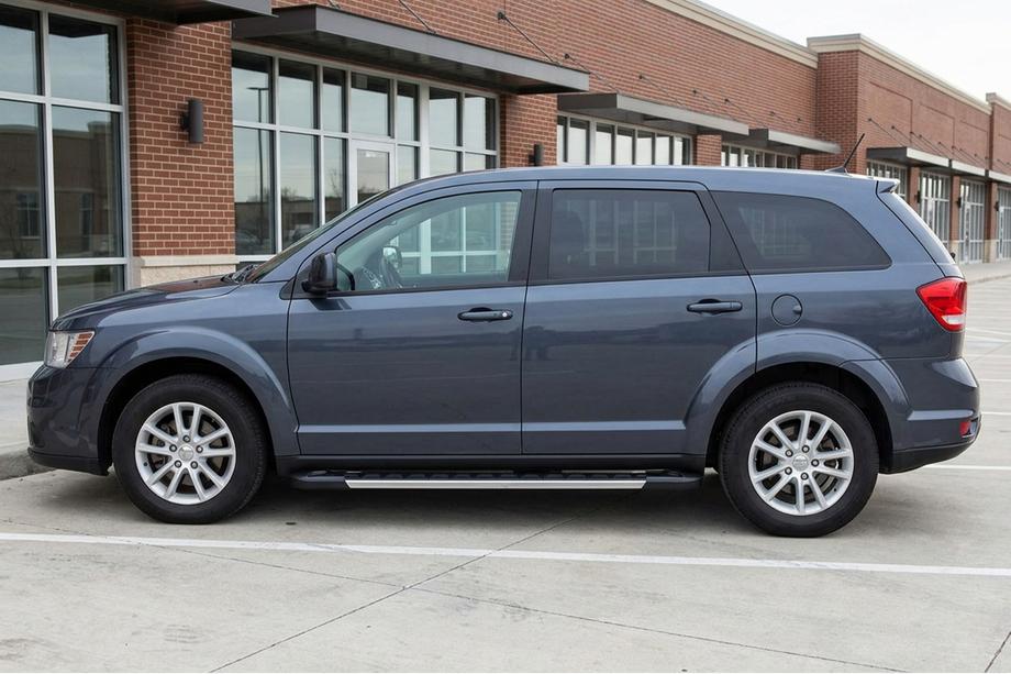 Fiat Freemont 2011–2016 Boční prahy RedLine V1 (2 ks, hliník) Image