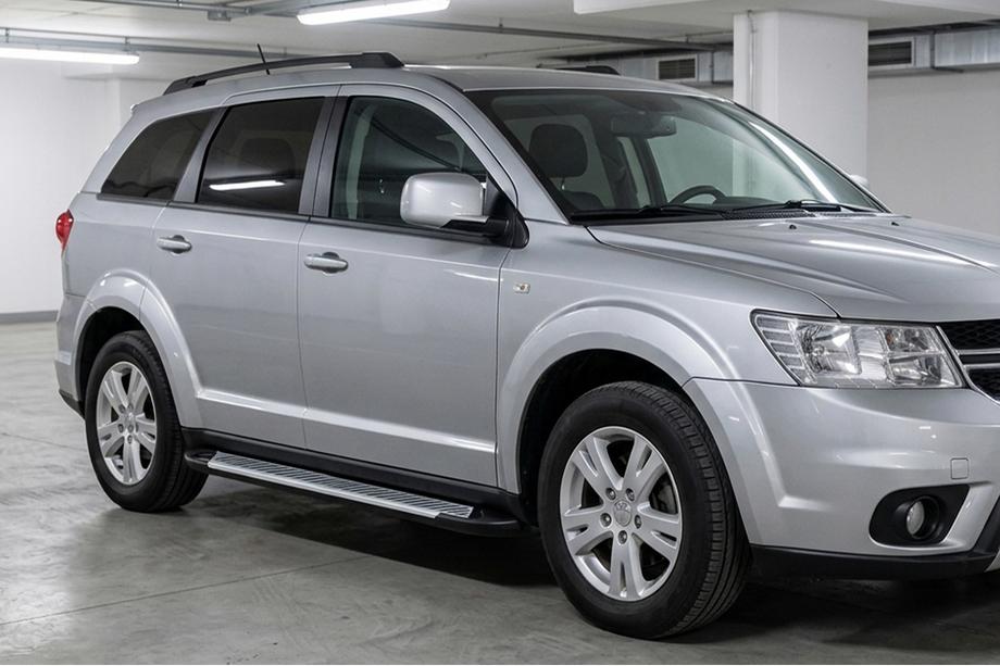 Fiat Freemont 2011–2016 Boční nášlapy Line (2 ks, hliník) Image