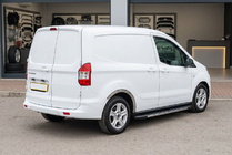 Ford Courier 2014–2023 Boční nášlapy Duru (2 ks, hliník) fotografie 1