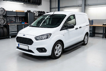 Ford Courier 2014–2023 Boční prahy Bosphorus Black (2 ks, hliník) fotografie 1