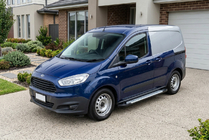 Ford Courier 2014–2023 Boční nášlapy Allmond Grey (2 ks, hliník) fotografie 1