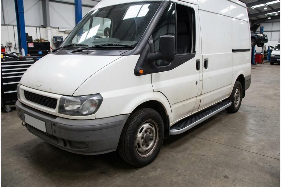 Ford Transit 2000–2014 Boční prahy Tayga Grey (2 ks, hliník) L1 (krátká) Image