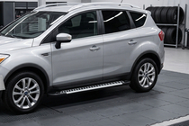 Ford Kuga 2008–2013 Boční nášlapy Line (2 ks, hliník) fotografie 1