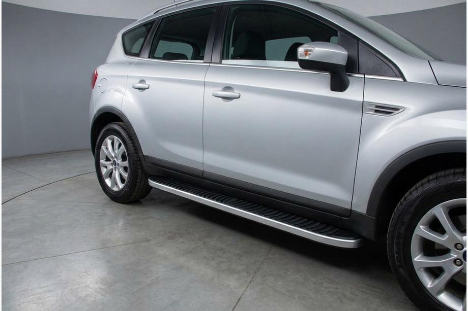 Ford Kuga 2008–2013 Boční prahy Tayga Grey (2 ks, hliník) Image