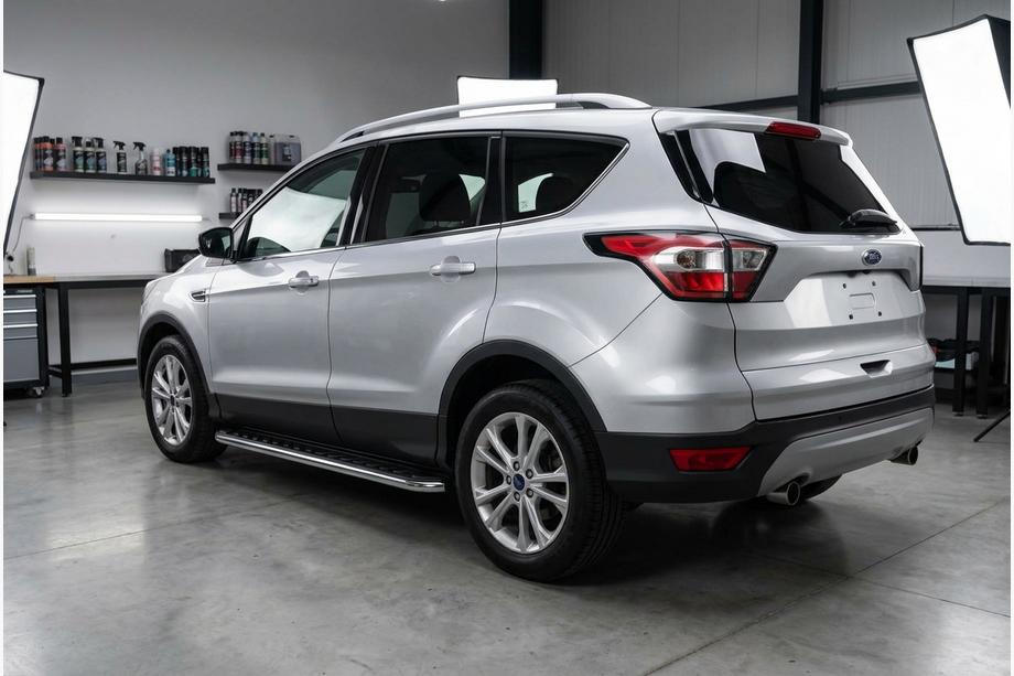 Ford Kuga/Escape 2013–2019 Boční prahy Maydos V1 (2 ks, hliník ↗ nerez) Image