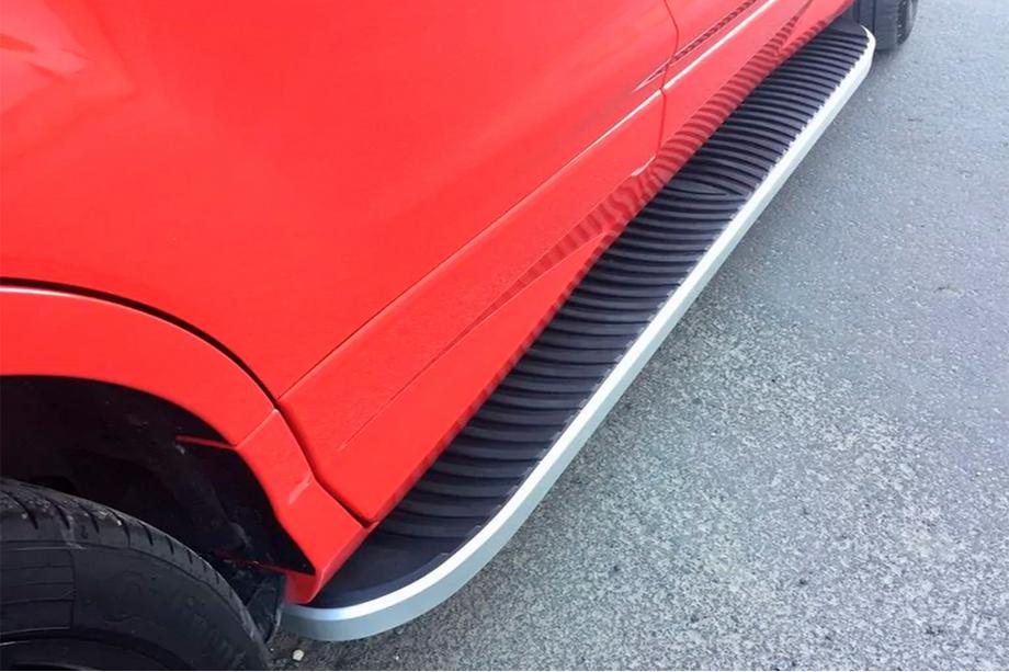 Ford Kuga/Escape 2013–2019 Boční nášlapy Tayga Grey (2 ks, hliník) Image