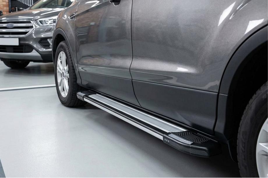 Ford Kuga/Escape 2013–2019 Boční nášlapy Rainbow (2 ks, hliník) Image