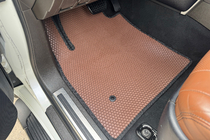 Toyota Land Cruiser 200 2007–2021 Gumové autokoberce Carsuit (2007-2012, hnědé) fotografie 5