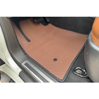 Gumové autokoberce Carsuit (2007-2012, hnědé) Toyota Land Cruiser 200 2007–2021 fotografie 1