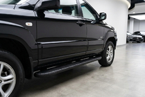 Kia Sportage 2004–2010 Boční prahy Bosphorus Black (2 ks, hliník) fotografie 1