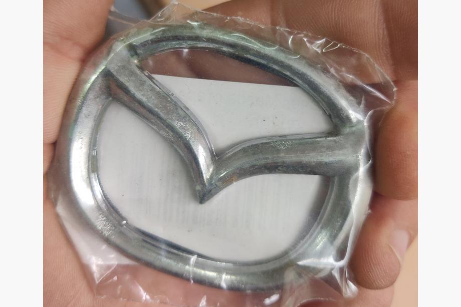 Mazda Výprodej: emblém Mazda (65 × 50 mm) Fotografie 2