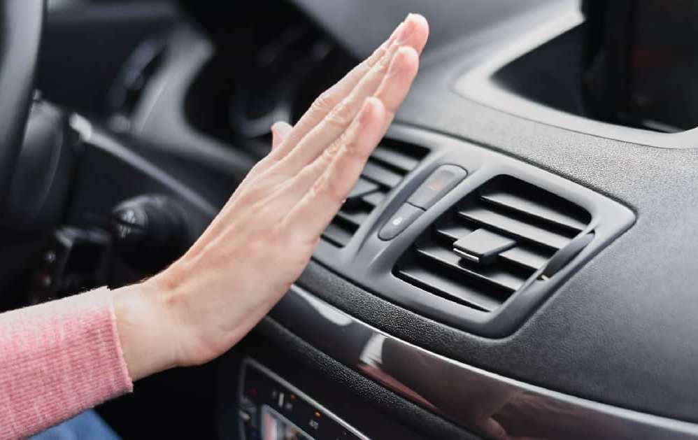 Proč autoklimatizace fouká slabě: možné příčiny