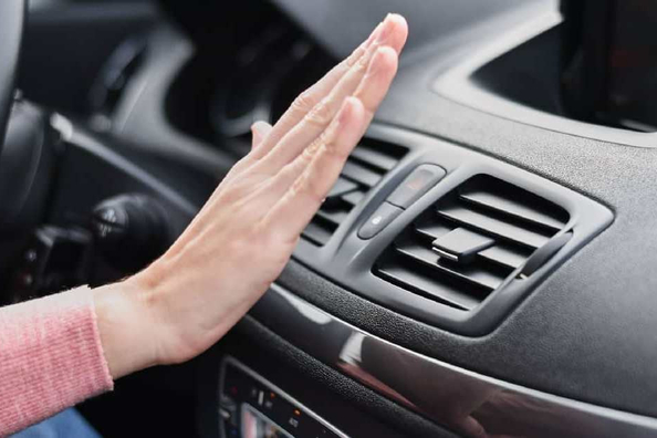 Proč autoklimatizace fouká slabě: možné příčiny