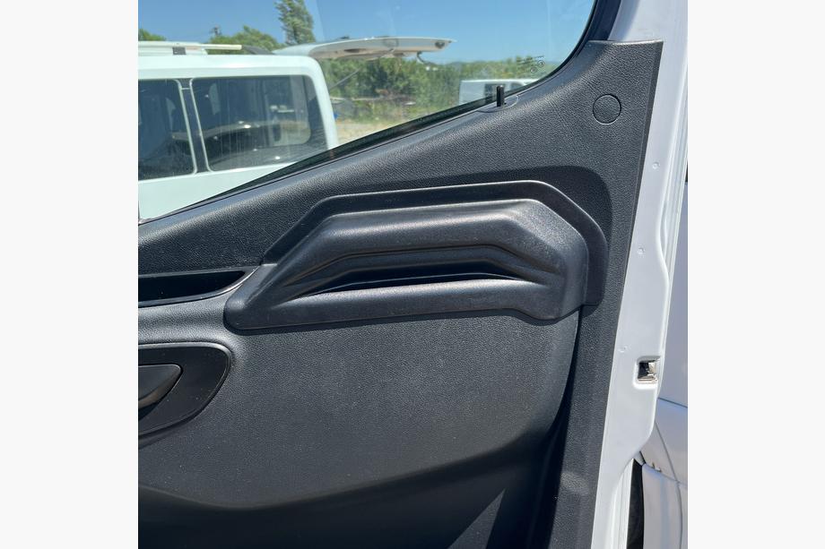 Mercedes Sprinter W907/W910 2018– Kryty výplní dveří EuroCap (ABS) Image