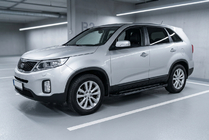 Kia Sorento II XM 2009–2014 Boční nášlapy RedLine Black (2 ks, hliník) 2013–2016 fotografie 1