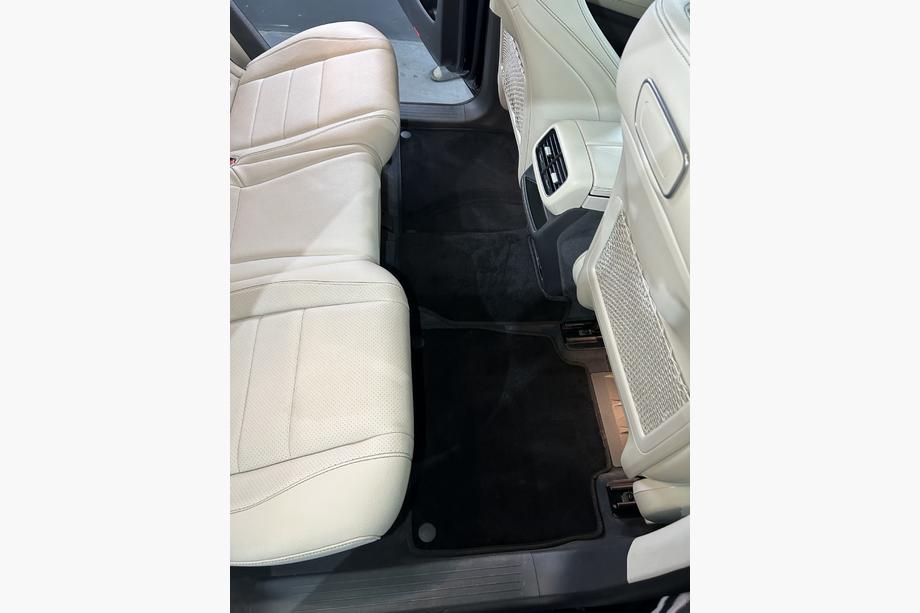 Mercedes GLS X167 2019– Textilní autokoberce Classic (černé) Fotografie 2