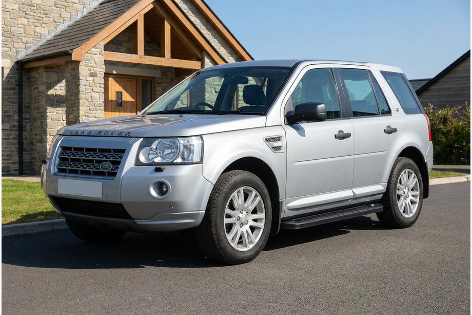 Land Rover Freelander II 2006–2014 Boční prahy Allmond Black (2 ks, hliník) Image