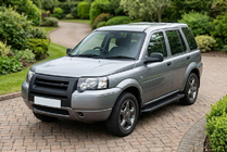 Land Rover Freelander I 1997–2006 Boční prahy Allmond Black (2 ks, hliník) fotografie 1